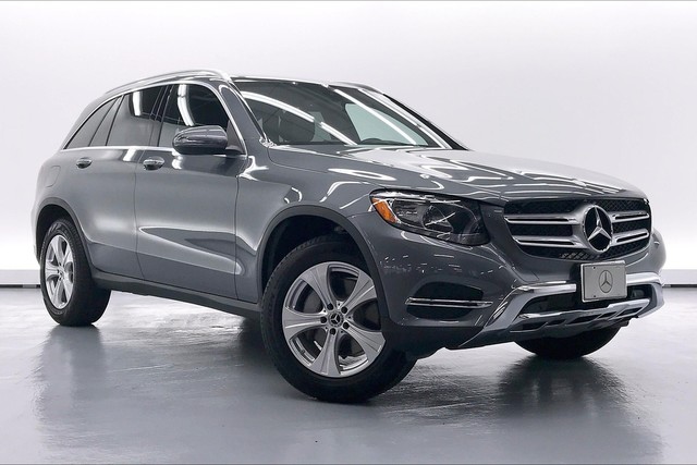 Certified Pre Owned 17 Mercedes Benz Glc Glc 300 Suv In Honolulu Mlc5469 Mercedes Benz Of Honolulu